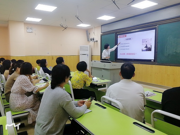 周末家长也开学|近千名家长走进学校聆听新高考生涯讲座缩略图